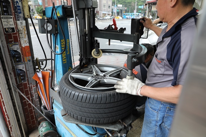 【緊抓不放 安全無虞】MAXXIS VS5 旗艦性能胎試用心得分享-（2020.05.05 補更新）