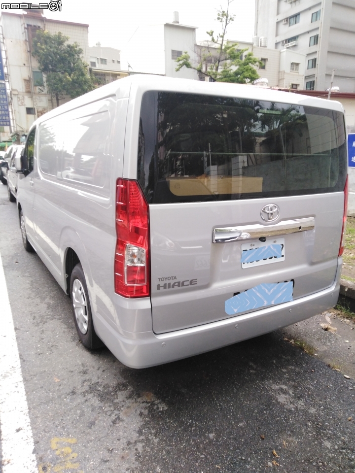 巧遇Toyota Hiace商務車