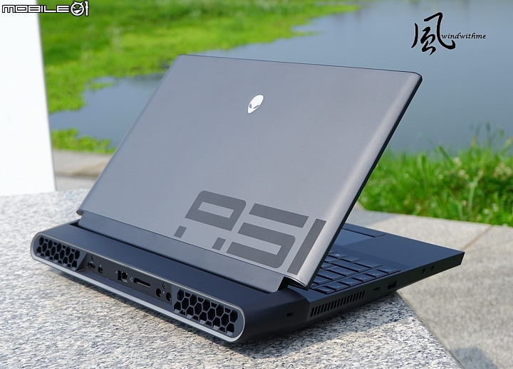 Dell Alienware Area-51m 17吋大改款與高效能解析
