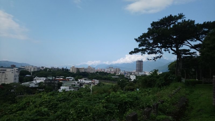 花蓮、宜蘭、東北角悠悠哉哉四天三夜親子之旅Day3-1行程~[花蓮景點]松園別館~可以遠眺花蓮港和欣賞百年松樹