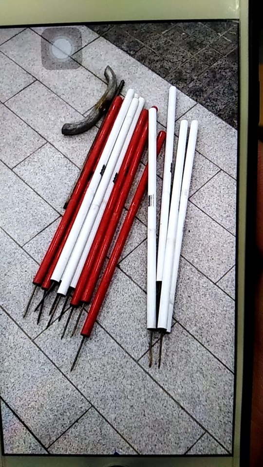 反送中结束，完工当街发钱呀【是送中 还是送钱。送民主呀】