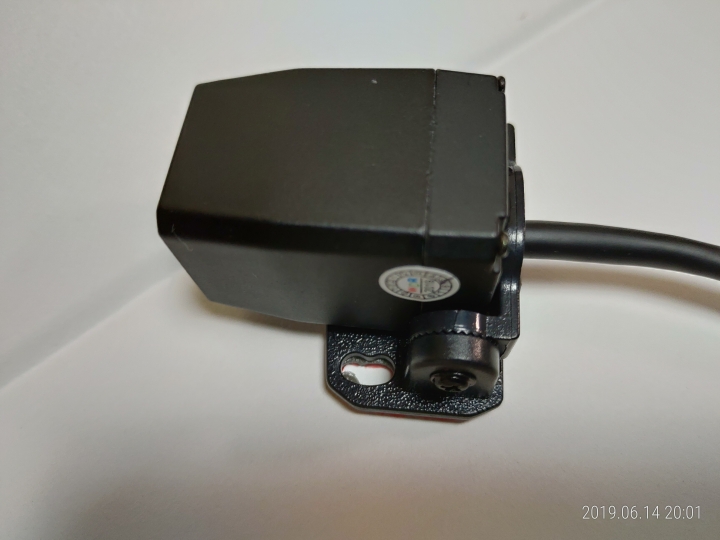 (開箱)QA1000流媒體行車紀錄器