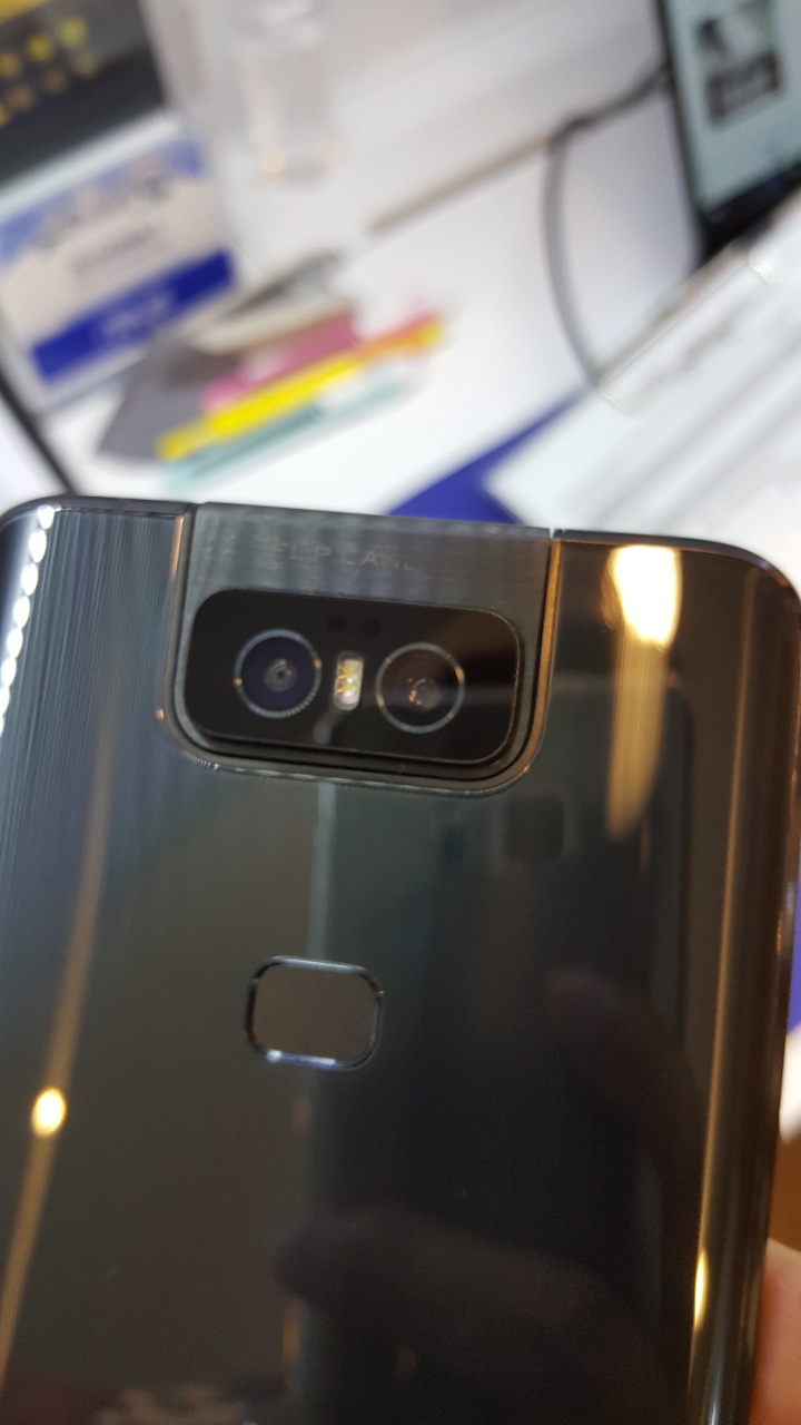 Zenfone 6 忠孝SOGO預購取機 新品瑕疵 待續!