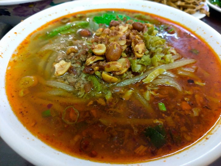 [桃園市]三妹四川麵食-無論你想吃的是四川名吃的燃麵、蹄花麵、肥腸麵、燉雞麵、酸辣粉，還是台灣才有四川沒有的川味兒牛肉麵，在這裡通通吃的到！！