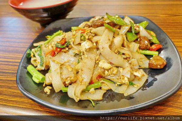 台中．吃到賺到的銷魂骰子牛炒河粉@探扒霸平價午晚餐