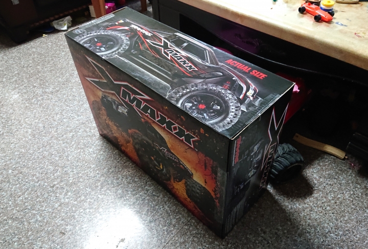 [簡易開箱] 1/6 Traxxas XMAXX 8s 無刷暴力大腳車
