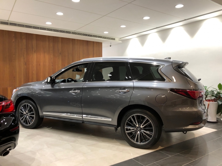 賞完QX50跟QX60之後猶豫了