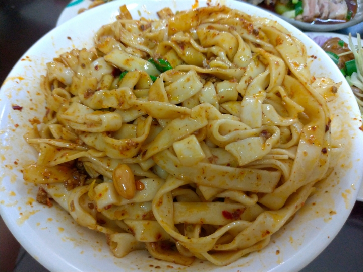 [桃園市]三妹四川麵食-無論你想吃的是四川名吃的燃麵、蹄花麵、肥腸麵、燉雞麵、酸辣粉，還是台灣才有四川沒有的川味兒牛肉麵，在這裡通通吃的到！！