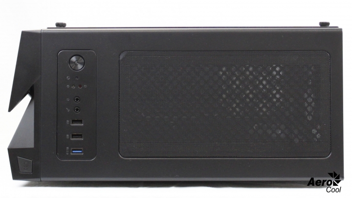 點我看大圖 愛樂酷AeroCool Bolt閃電,與世界冠軍選手聯名?!