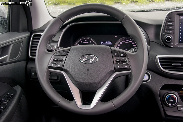 Hyundai Tucson 小改款試駕報導 質感更熟成的跑格休旅！