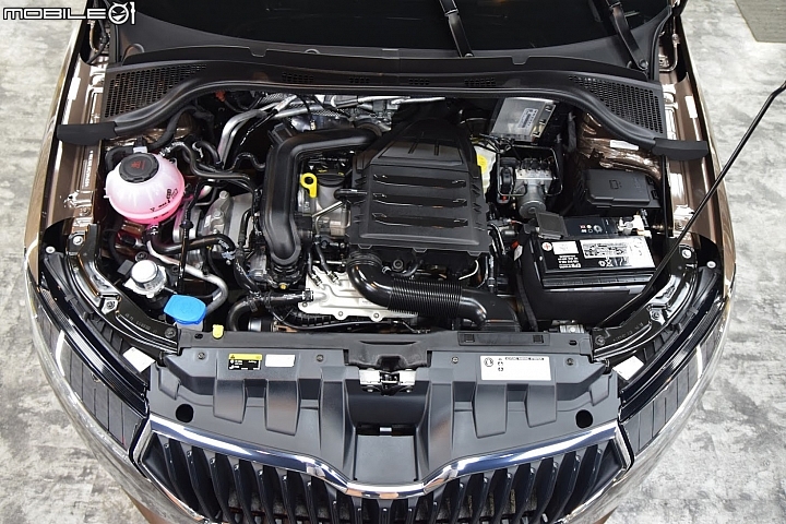 點我看大圖 Skoda Fabia 1.0TSI 19年式小改開箱