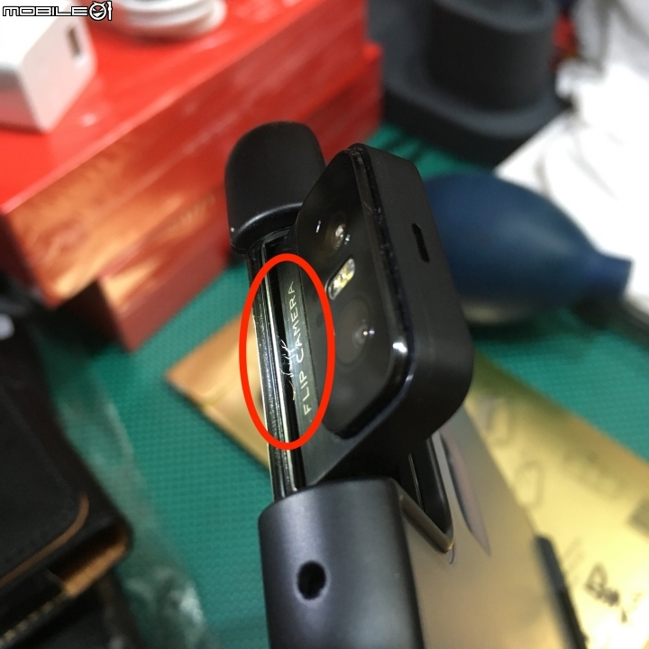 [提醒] Zenfone 6 前進頭翻轉夾縫清潔注意