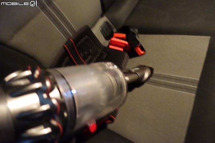 【大叔愛掃地】倚天屠龍使用日記-全新Dyson V11™既出，誰與爭鋒