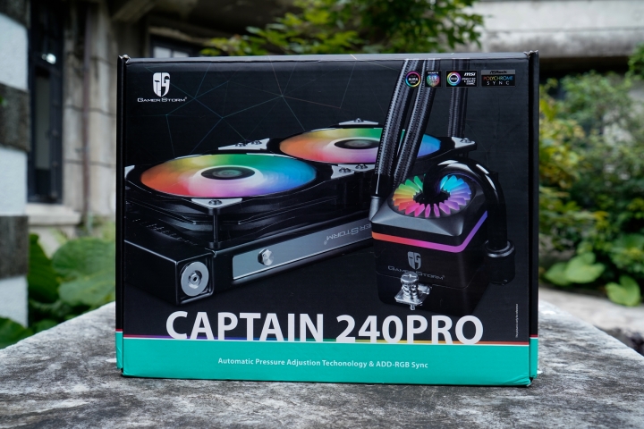炎夏消暑、煥彩炫目 GAMER STORM CAPTAIN 240 PRO