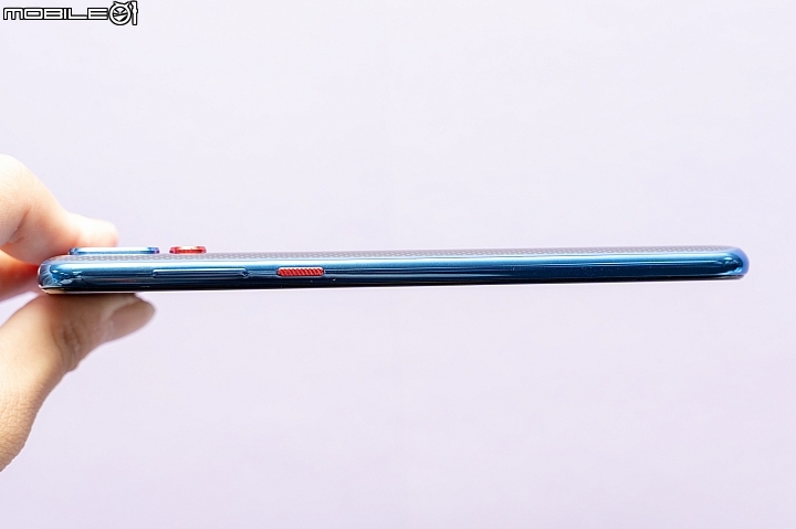 上打U系列？搭三主鏡頭、19:9水滴瀏海的HTC Desire 19+登場
