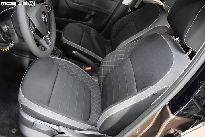 點我看大圖 Skoda Fabia 1.0TSI 19年式小改開箱