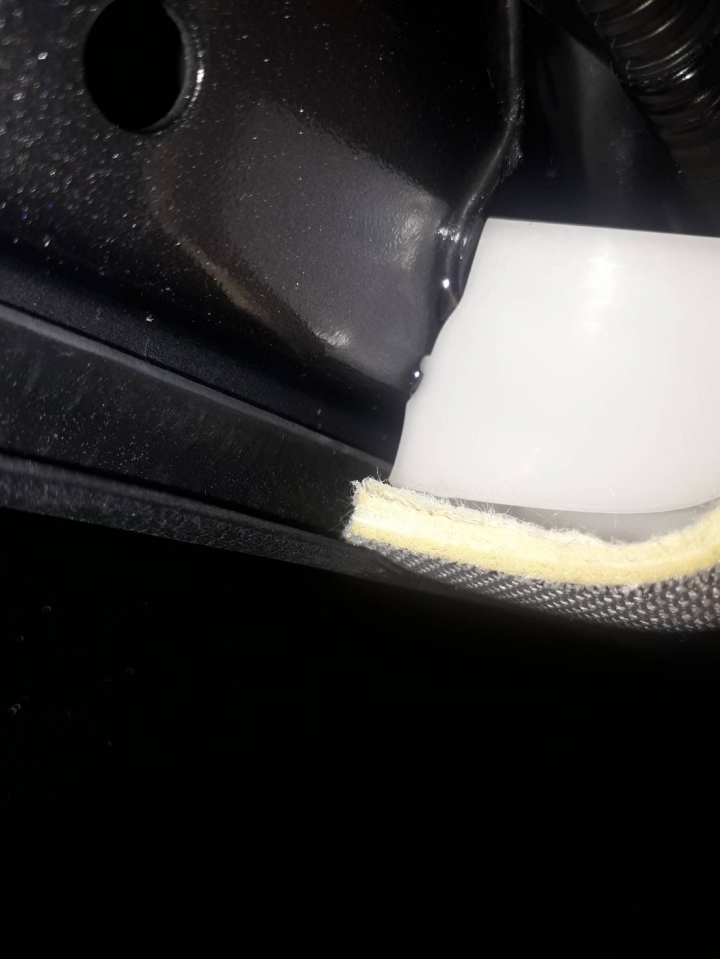 CIVIC 9.0 12.5萬公里副駕A柱滲水，跪求推薦桃竹苗抓漏店家...