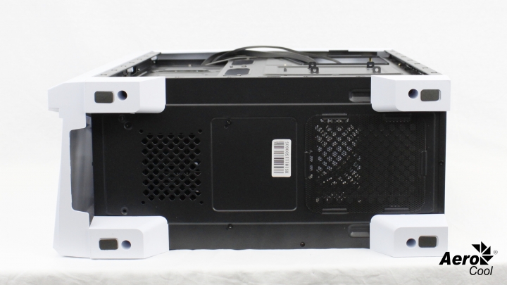 愛樂酷AeroCool Cylon賽隆,13色炫彩RGB大軍報到【開箱】