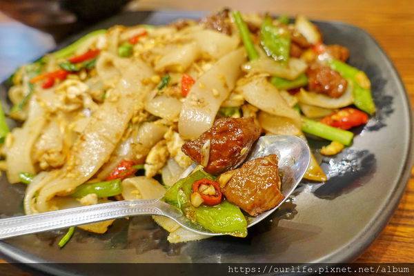 台中．吃到賺到的銷魂骰子牛炒河粉@探扒霸平價午晚餐