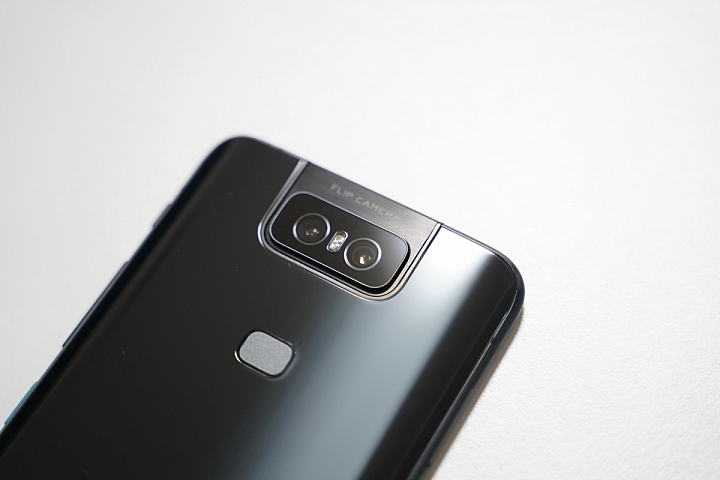 ASUS ZenFone6 開箱 ( 圖多慎入 )