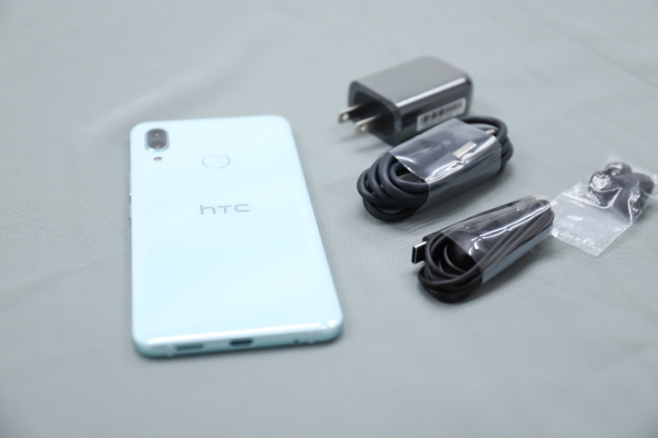 謙和綠 htc U19e小開箱
