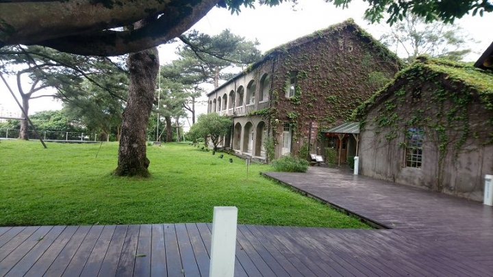 花蓮、宜蘭、東北角悠悠哉哉四天三夜親子之旅Day3-1行程~[花蓮景點]松園別館~可以遠眺花蓮港和欣賞百年松樹