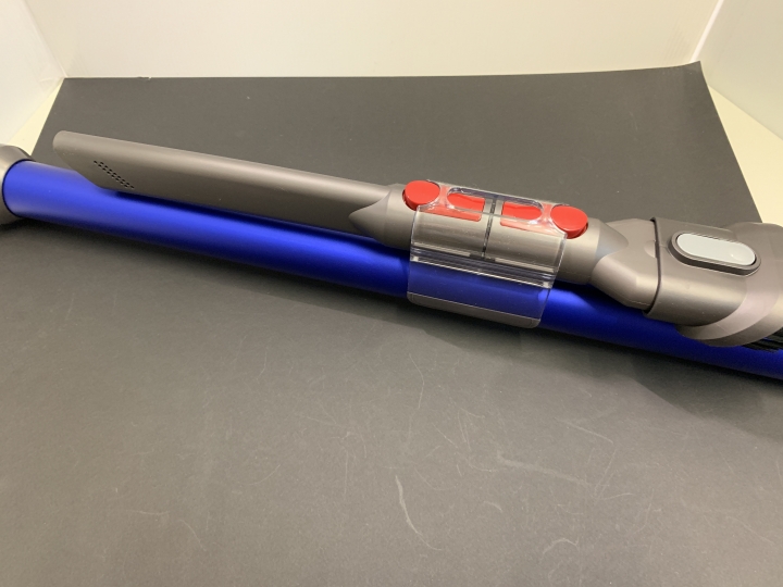 【開箱】Dyson V11 出任務(我召喚你回來，重生吧塵蟎，我還你原形)