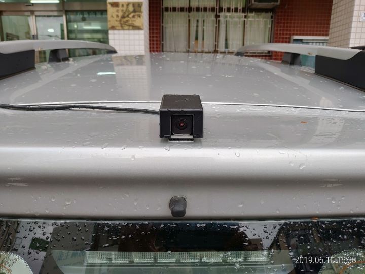 (開箱)QA1000流媒體行車紀錄器