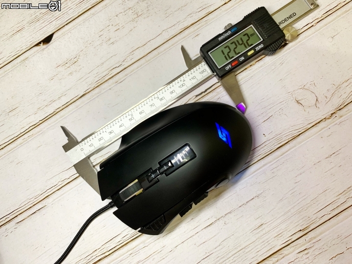 [開箱] SAIOSONE M800 電競滑鼠 – PMW3360晶片、12000DPI、具備12個自定義按鍵