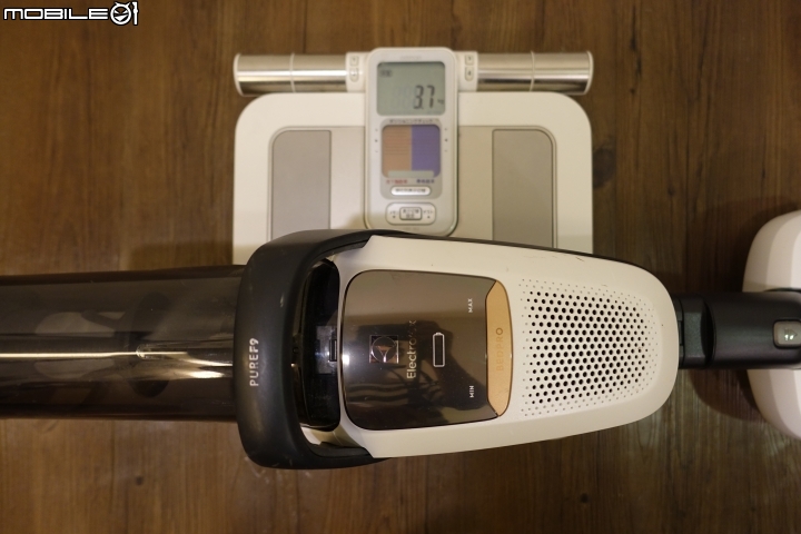 【大叔愛掃地】倚天屠龍使用日記-全新Dyson V11™既出，誰與爭鋒