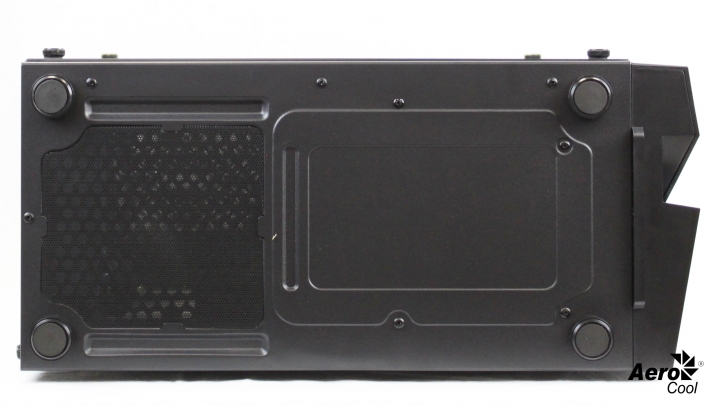 點我看大圖 愛樂酷AeroCool Bolt閃電,與世界冠軍選手聯名?!