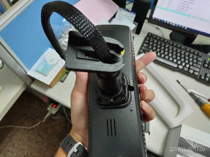 (開箱)QA1000流媒體行車紀錄器