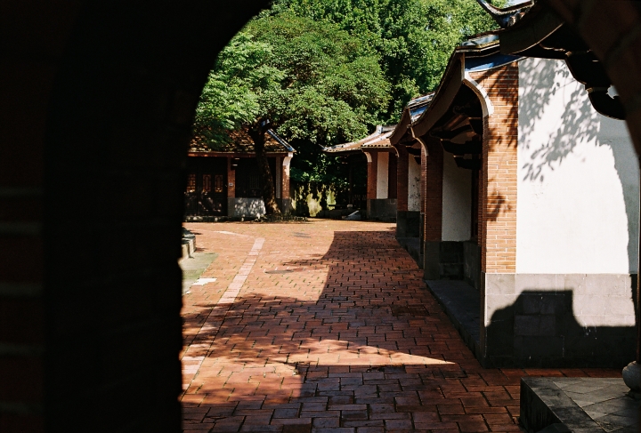 [Canon EOS 55]兒育|城隍一日遊[Kodak 200][50mm]
