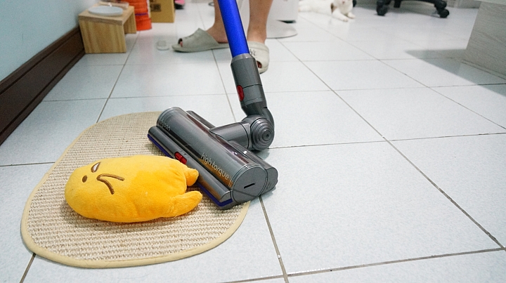 Dyson V11 Absolute 毛小孩家中一定要有的吸塵器