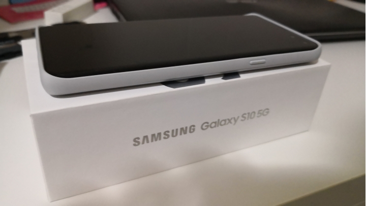 小弟的第一支5G手機...Samsung Galaxy S10 5G