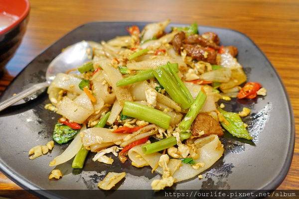 台中．吃到賺到的銷魂骰子牛炒河粉@探扒霸平價午晚餐