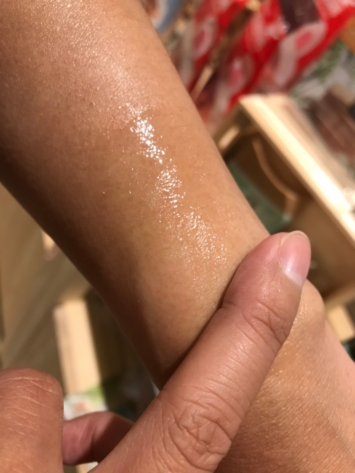 夏天輕透不黏保養品