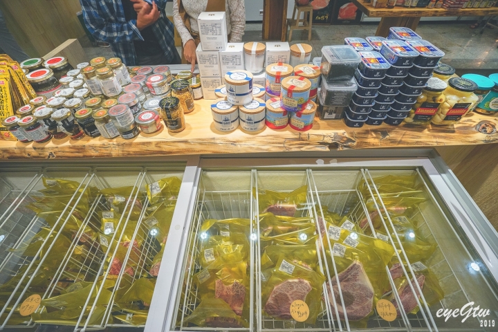 [食記] 平凡五金行 Hei Bonn Gōrudohausu｜既能買肉回家也可以代客料理的食物五金行