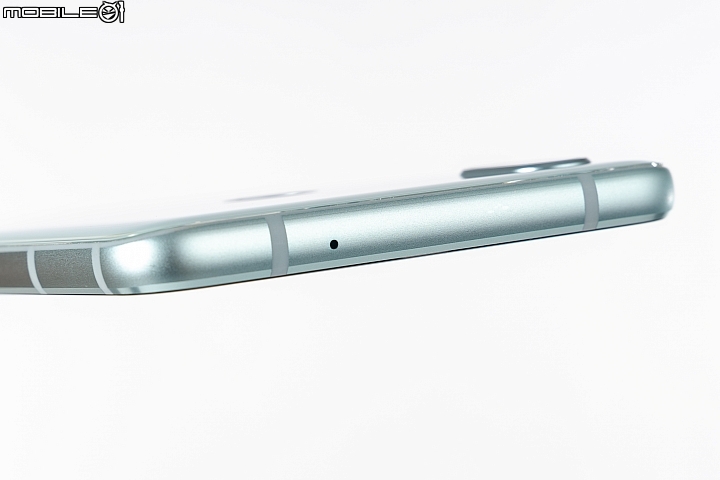 HTC U19e體驗報告：四鏡頭用法特殊、水漾玻璃是「看」點