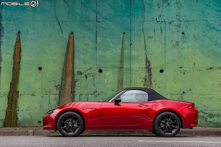 Mazda MX-5 MT手排車型試駕：年度最佳Fun Car代表報到！