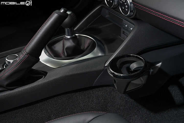 Mazda MX-5 MT手排車型試駕:年度最佳Fun Car代表報到!