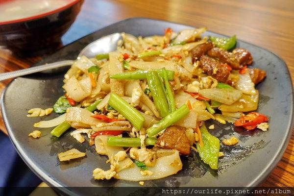 台中．吃到賺到的銷魂骰子牛炒河粉@探扒霸平價午晚餐