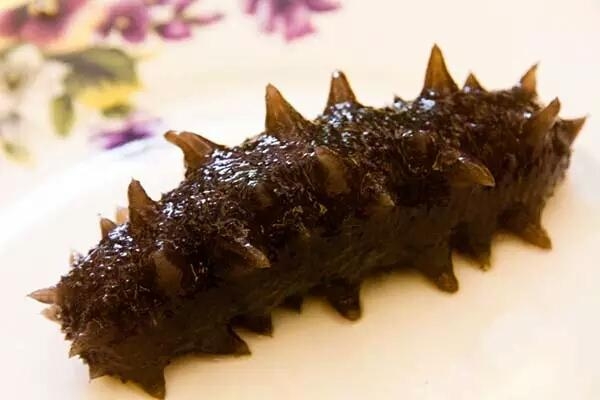 女大生下體爆癢！醫夾出8cm黑海參：刺刺的
