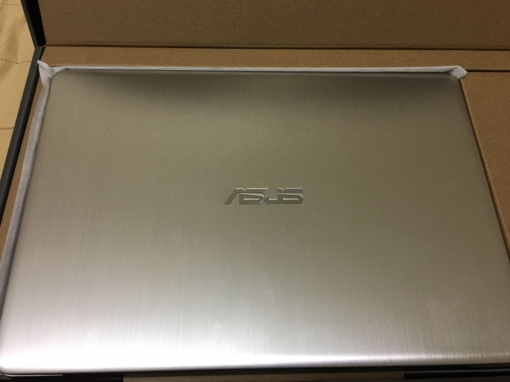 ASUS S410UA 不專業開箱