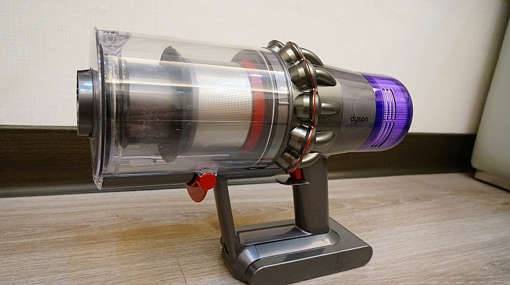 Dyson V11 Absolute 毛小孩家中一定要有的吸塵器