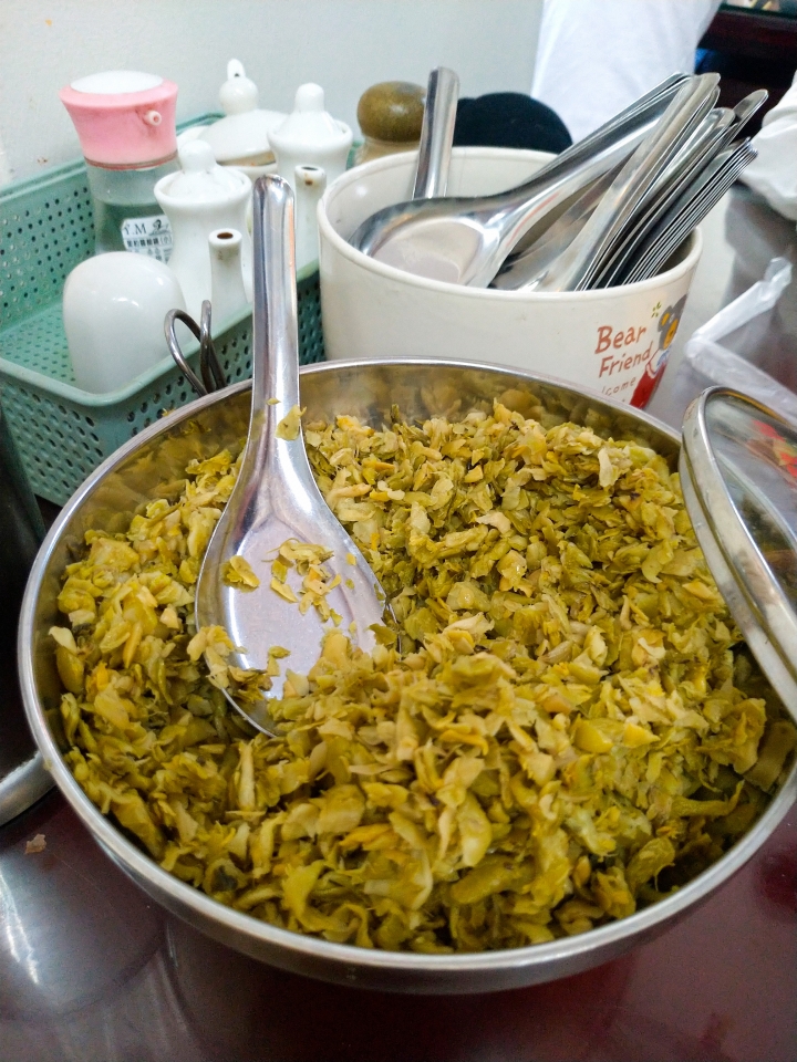 [桃園市]三妹四川麵食-無論你想吃的是四川名吃的燃麵、蹄花麵、肥腸麵、燉雞麵、酸辣粉，還是台灣才有四川沒有的川味兒牛肉麵，在這裡通通吃的到！！