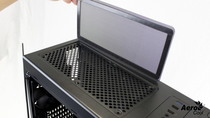 點我看大圖 愛樂酷AeroCool Bolt閃電,與世界冠軍選手聯名?!