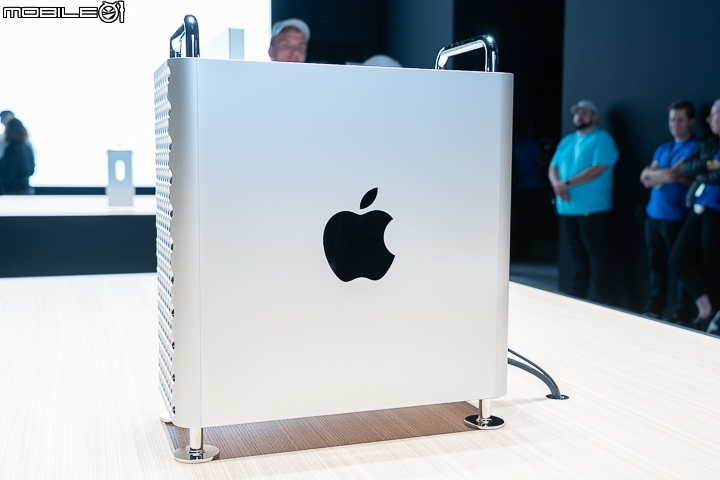 Apple Mac Pro 2019 與 Pro Display XDR 動眼看！ 微妙外型下的強大效能！