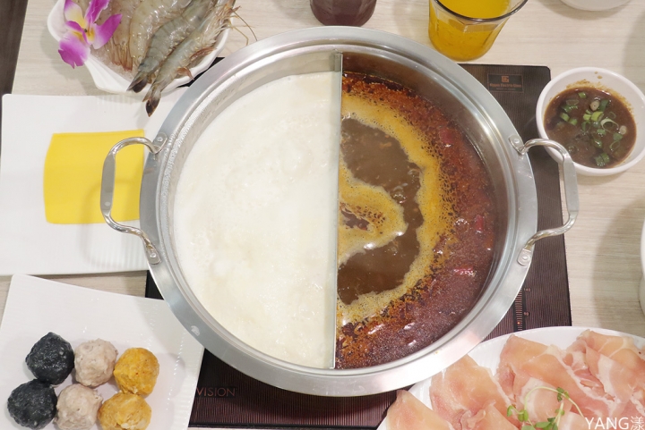 【蘆洲】鮮開鍋，美味起司牛奶鍋、和風麻辣鍋底不加價，副餐無限吃到飽