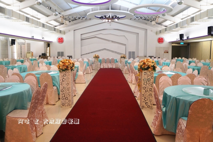 【臺南Ω善化區】大成庭園餐廳。評價頗佳，菜色豐富，擁有風格獨具的五棟宴會廳